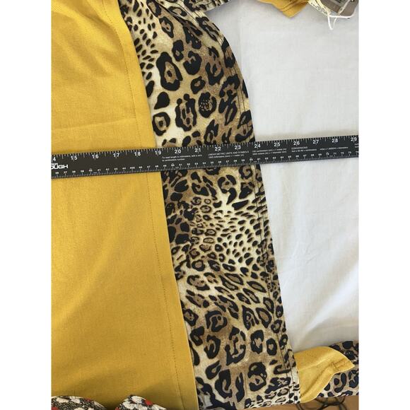 NWT Cozy Regency Mobwife Animal Print and Gold Poncho Shawl Wrap One Size - Picture 9 of 9